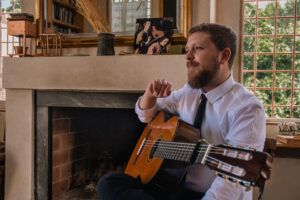 “La guitarra flamenca es una sencillez compleja”