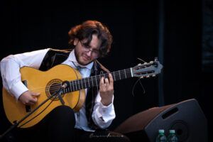 “Sin los buenos aficionados los artistas prácticamente no existiríamos”