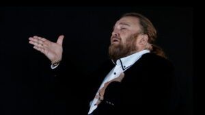 “El flamenco tiene muchos rincones donde no se ha rascado, y estoy en ello”